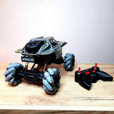 Veliki džip sa valjkastim točkovima