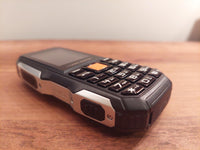 Land Rover L9 mobilni telefon 2 kartice srpski meni jak zvuk - Land Rover L9 mobilni telefon 2 kartice srpski meni jak zvuk