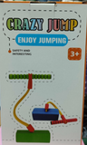 Guma za skakanje - Crazy jump je penasta izdržljiva igračka za skakanje sa rastegljivim držačima za ruke, pružajući deci sigurnu i zabavnu aktivnost. Ova aktivna igračka donosi puno radosti i zabave tokom igre.