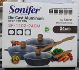 Sonifer tiganj SF-1102 Aluminijumski tiganj prečnika 24cm Duboki tiganj sa poklopcem Sonifer Sonifer kuhinjski tiganj zapremine 2.75L Kvalitetan tiganj za pripremu jela Sonifer SF-1102 Tiganj za kuhanje sa aluminijumskim poklopcem Aluminijumski tiganj Sonifer sa dubokim dizajnom Sonifer kuhinjski aparati Tiganj za prženje i dinstanje Sonifer Pouzdani tiganj Sonifer za ukusna jela