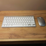 Prelepa kopija Apple tastature + miš