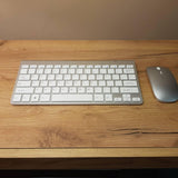 Prelepa kopija Apple tastature + miš