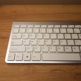 Prelepa kopija Apple tastature + miš