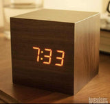 Digitalni mali sat - wooden clock