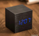 Digitalni mali sat - wooden clock