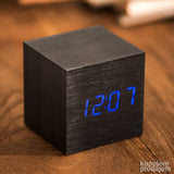 Digitalni sat mini Kocka-Wooden clock