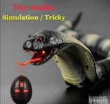 Kobra Naja na daljinsko upravljanje