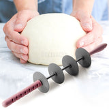 Podesivi valjak za testo sa sečivom